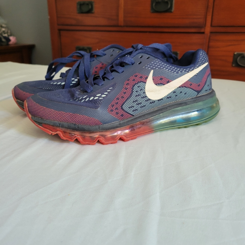 Women's 8.5 Nike Air max